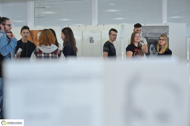 Ifjú tehetségek kiállítása - fotó Szarka Lajos