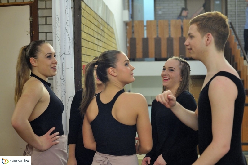 Táncverseny a művészetiben - fotó Szarka Lajos