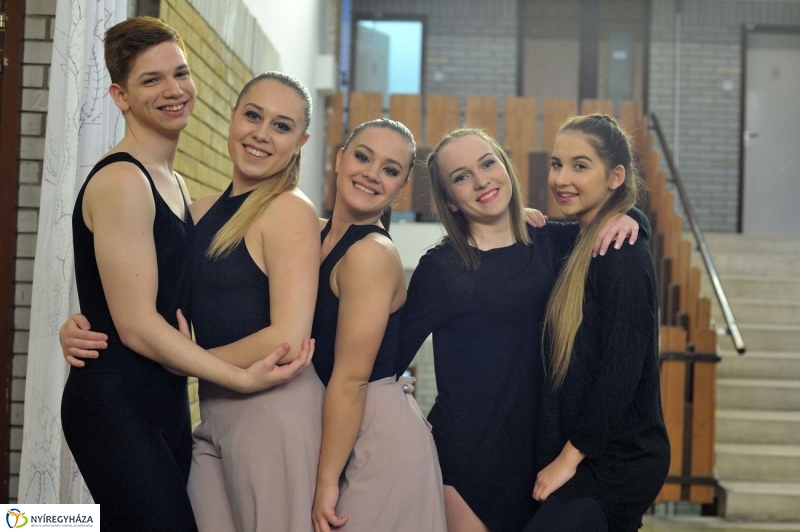 Táncverseny a művészetiben - fotó Szarka Lajos