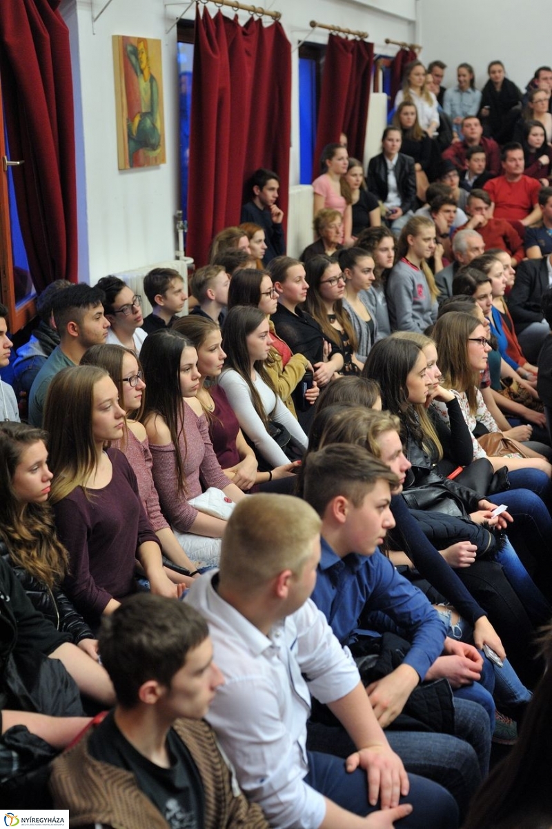 Táncverseny a művészetiben - fotó Szarka Lajos