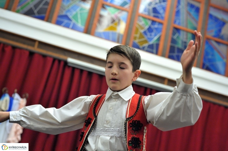 Táncverseny a művészetiben - fotó Szarka Lajos