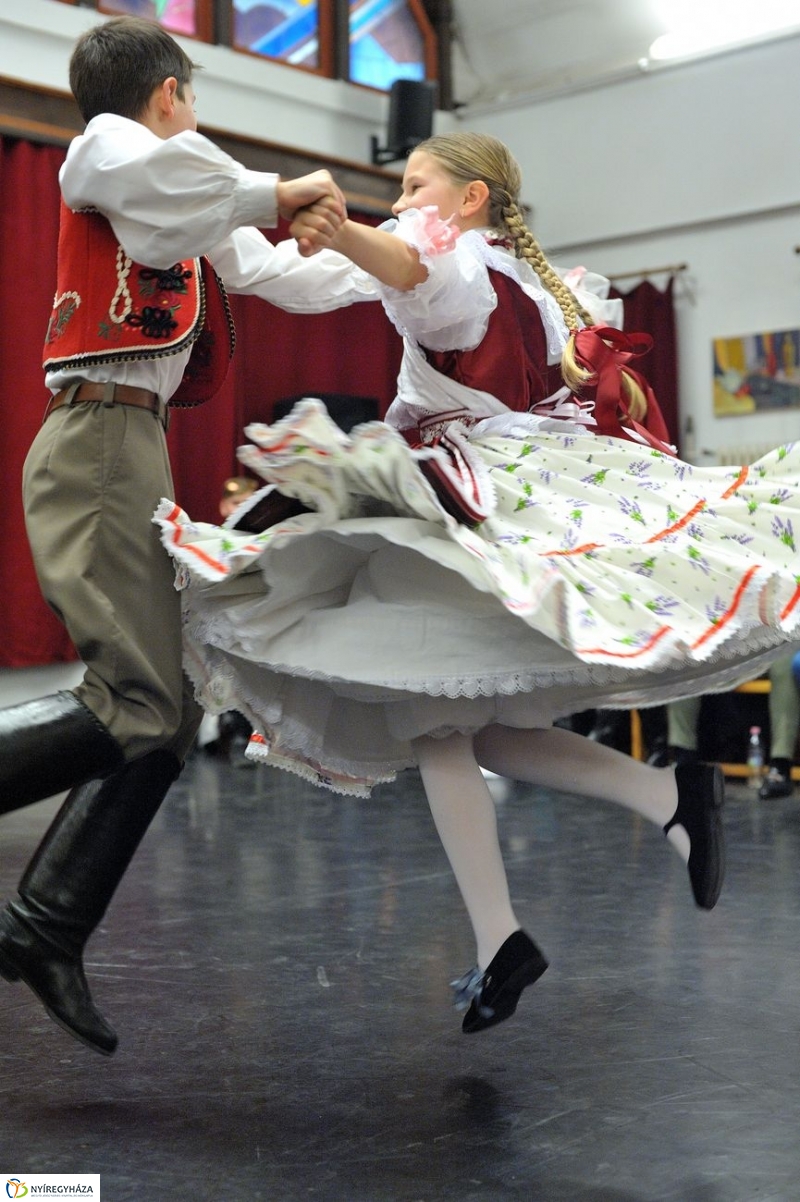 Táncverseny a művészetiben - fotó Szarka Lajos