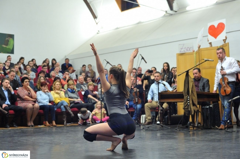 Táncverseny a művészetiben - fotó Szarka Lajos