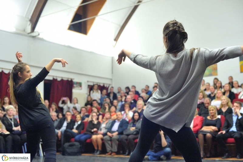 Táncverseny a művészetiben - fotó Szarka Lajos