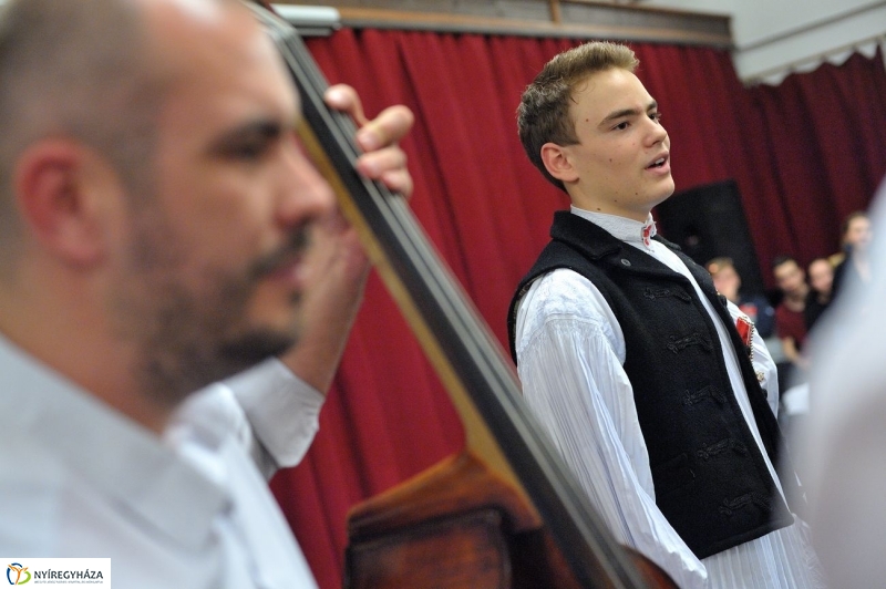 Táncverseny a művészetiben - fotó Szarka Lajos