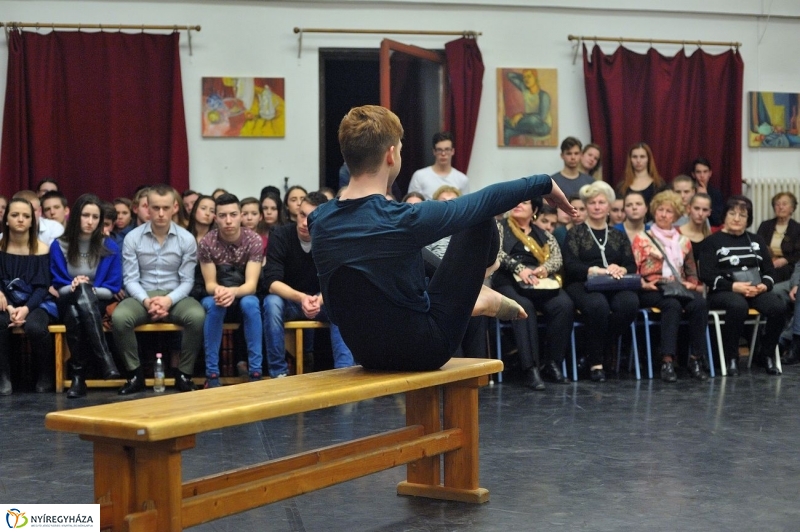 Táncverseny a művészetiben - fotó Szarka Lajos