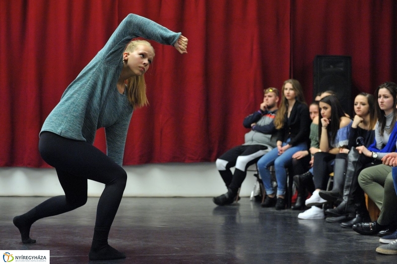 Táncverseny a művészetiben - fotó Szarka Lajos