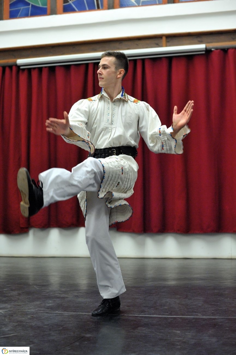 Táncverseny a művészetiben - fotó Szarka Lajos