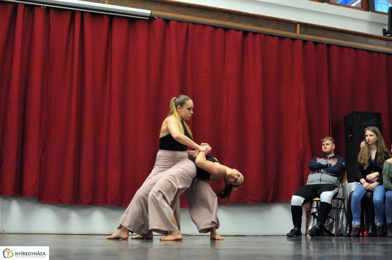 Táncverseny a művészetiben - fotó Szarka Lajos