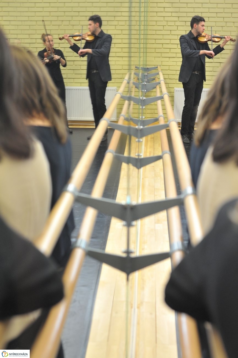 Táncterem az egyetemen - fotó Szarka Lajos