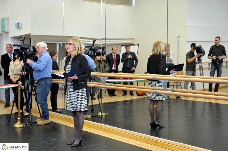 Táncterem az egyetemen - fotó Szarka Lajos