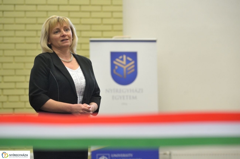 Táncterem az egyetemen - fotó Szarka Lajos