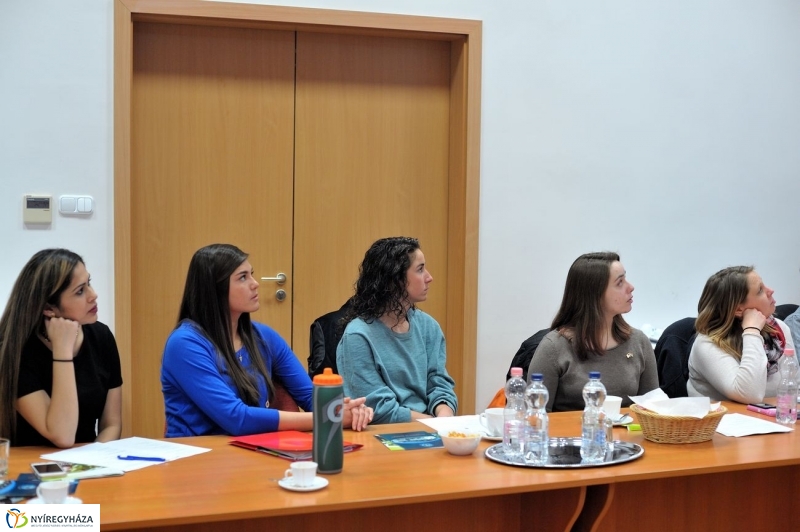 Amerikai vendégek az egészségügyi főiskolán - fotó Szarka Lajos