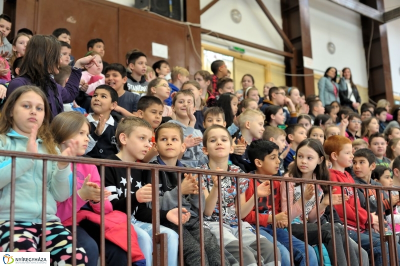 Boldog iskola a Bem iskola - fotó Szarka Lajos