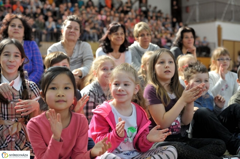 Boldog iskola a Bem iskola - fotó Szarka Lajos