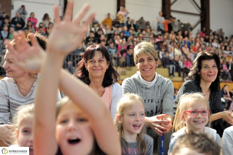Boldog iskola a Bem iskola - fotó Szarka Lajos
