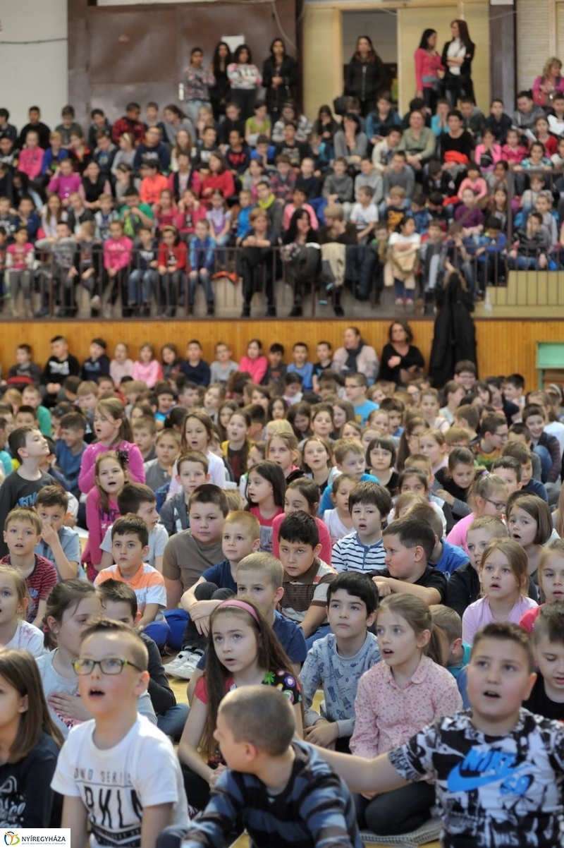 Boldog iskola a Bem iskola - fotó Szarka Lajos