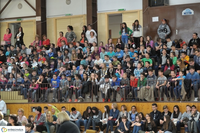 Boldog iskola a Bem iskola - fotó Szarka Lajos