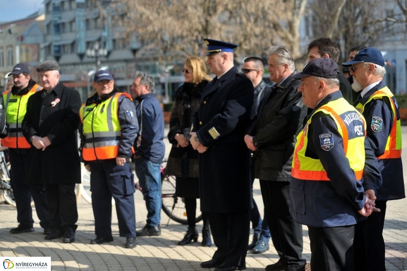 Adomány a polgárőröknek - fotó Szarka Lajos
