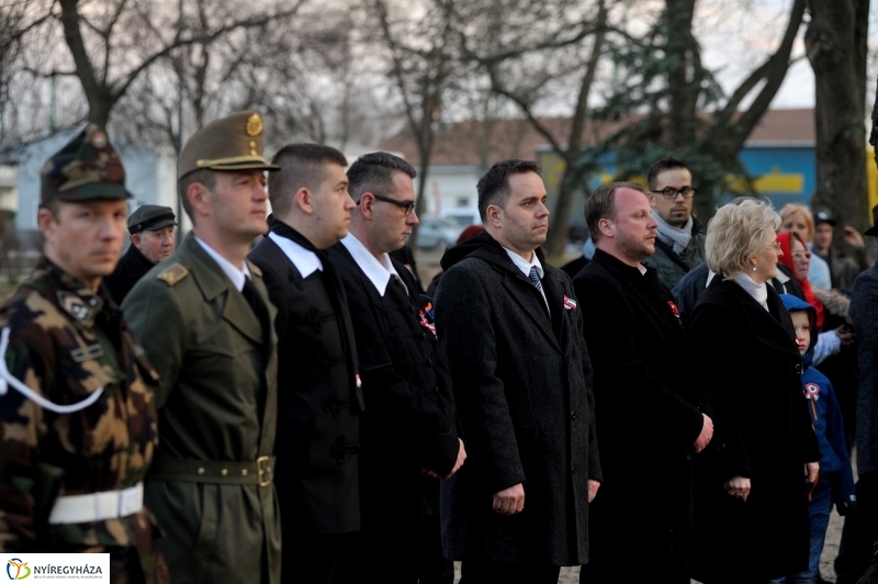 Emlékezés a Petőfi szobornál - fotó Szarka Lajos