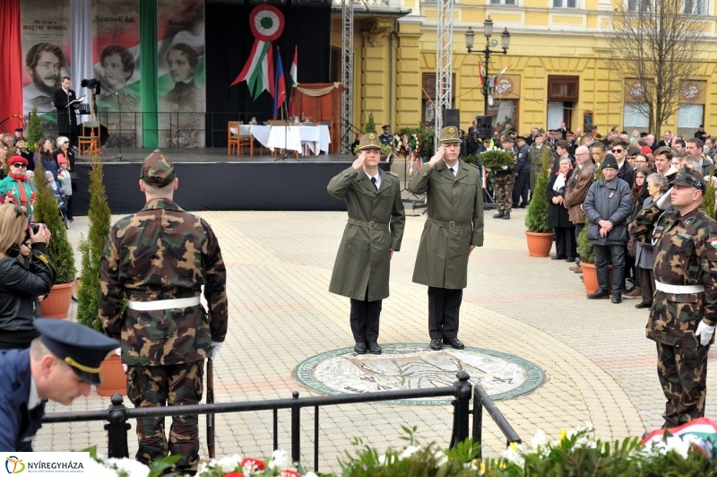 Koszorúzás március 15-én - fotó Szarka Lajos
