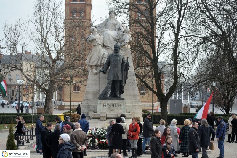 Koszorúzás március 15-én - fotó Szarka Lajos