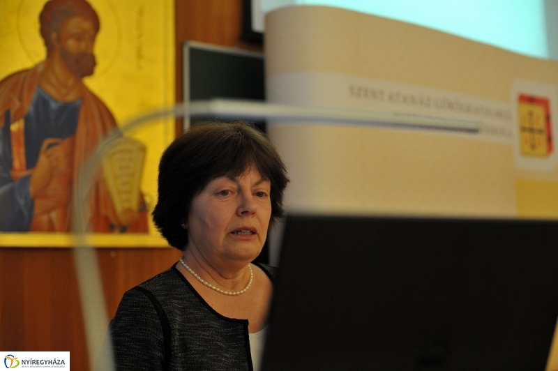 Értékes Esték a Szent Atanáz főiskolán - fotó Szarka Lajos