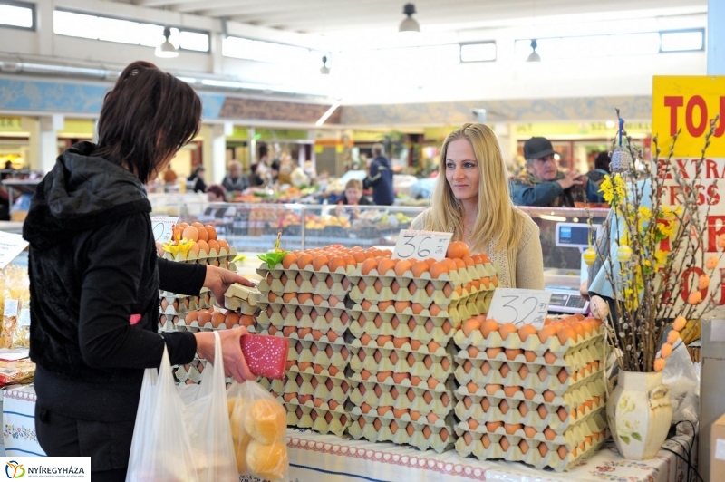 Piaci körkép a Búza téren - fotó Szarka Lajos