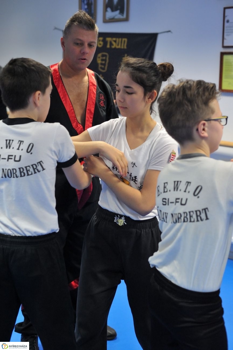 Harc a VMKK-ban - fotó Szarka Lajos