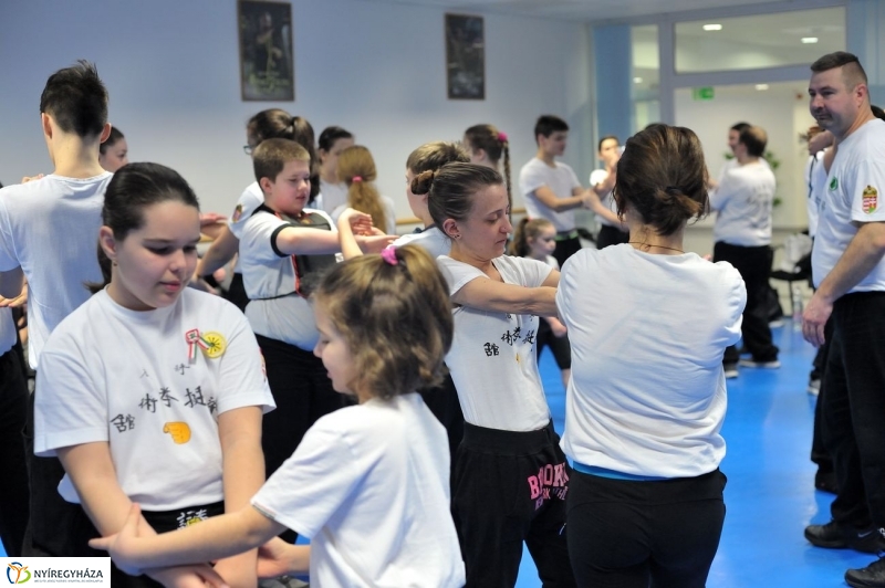 Harc a VMKK-ban - fotó Szarka Lajos