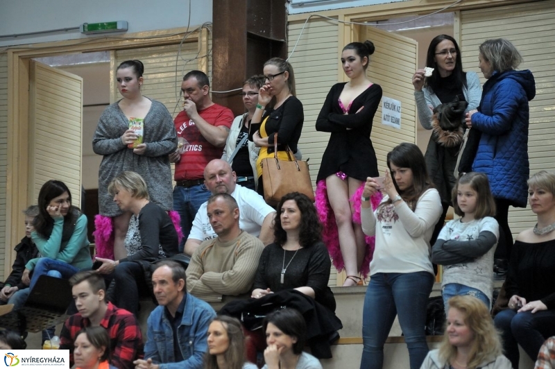 Táncverseny a Bem iskolában - fotó Szarka Lajos