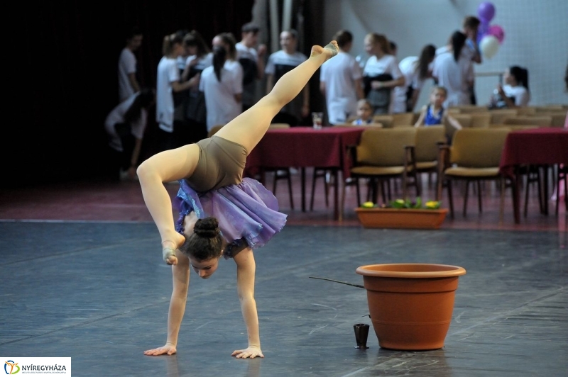 Táncverseny a Bem iskolában - fotó Szarka Lajos