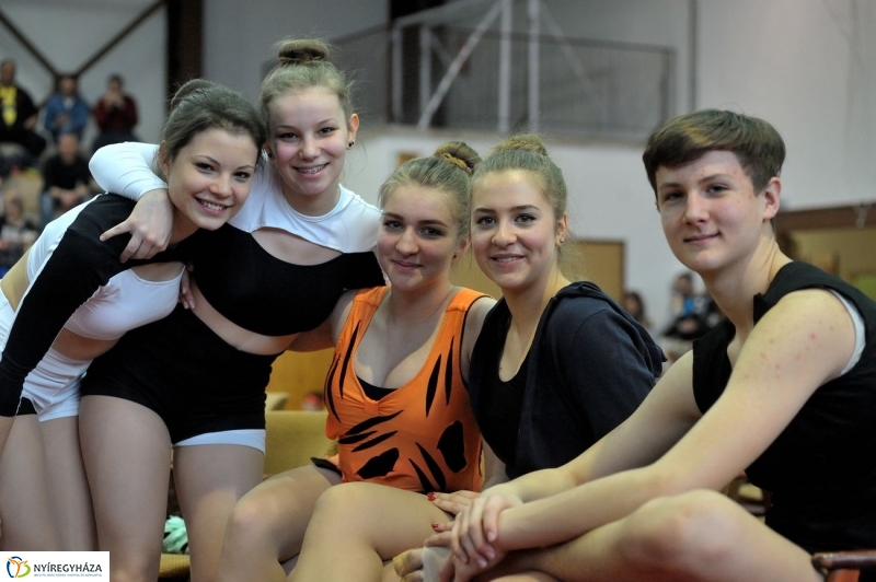 Táncverseny a Bem iskolában - fotó Szarka Lajos