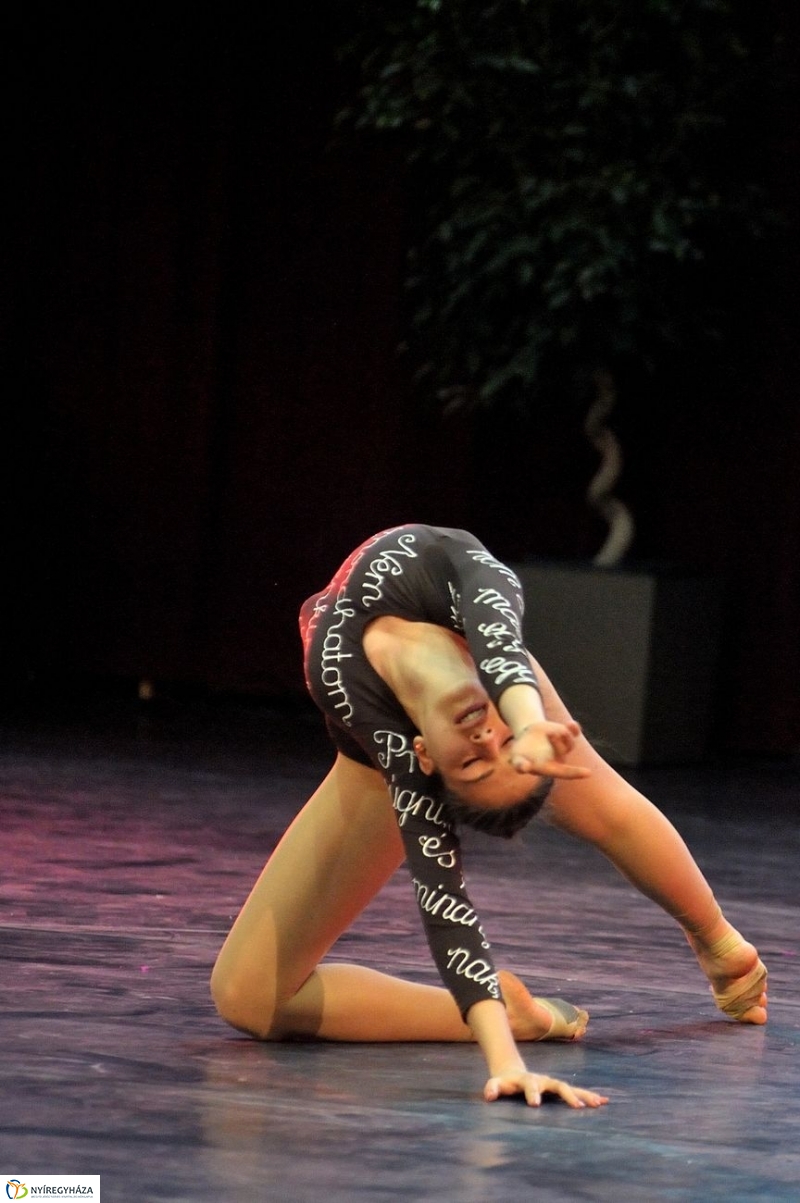 Táncverseny a Bem iskolában - fotó Szarka Lajos