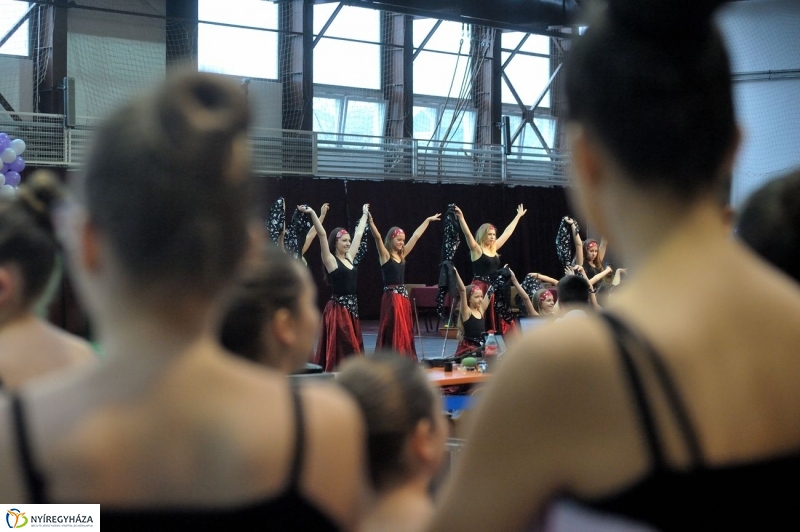 Táncverseny a Bem iskolában - fotó Szarka Lajos