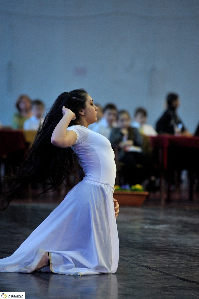 Táncverseny a Bem iskolában II - fotó Szarka Lajos