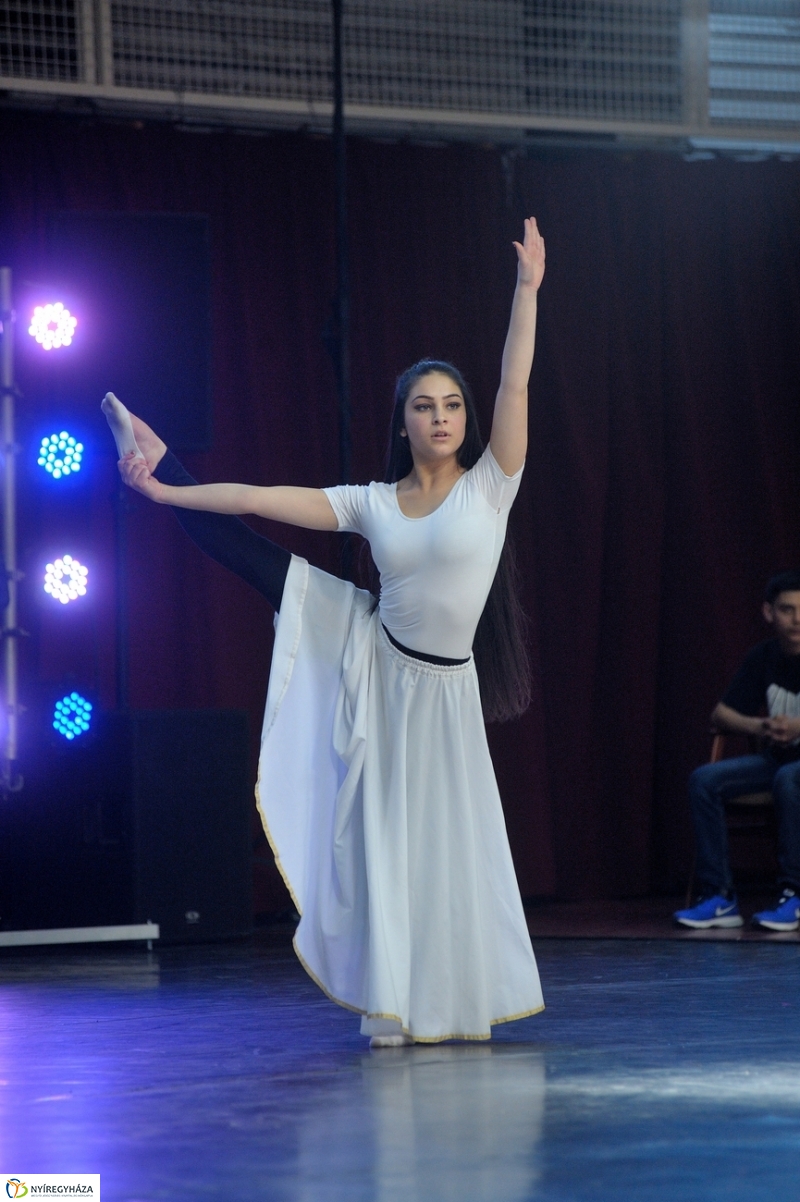 Táncverseny a Bem iskolában II - fotó Szarka Lajos