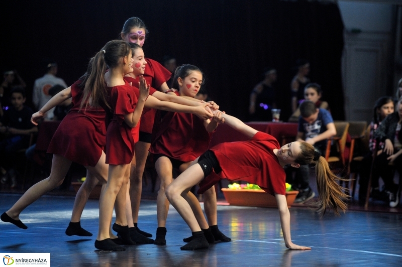 Táncverseny a Bem iskolában II - fotó Szarka Lajos