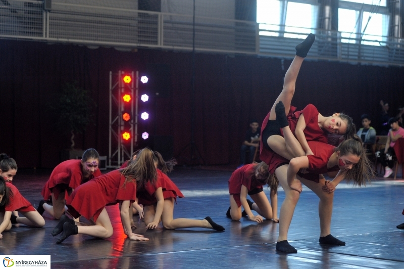 Táncverseny a Bem iskolában II - fotó Szarka Lajos