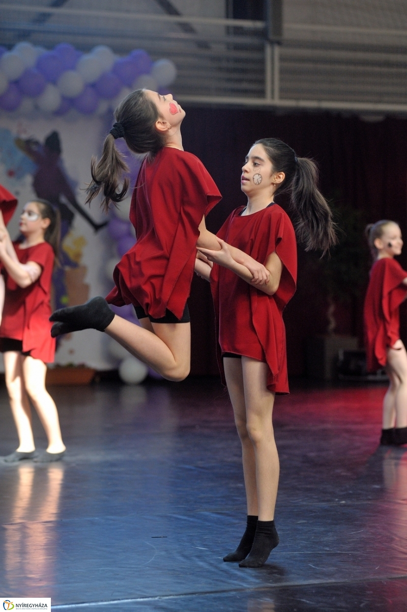 Táncverseny a Bem iskolában II - fotó Szarka Lajos