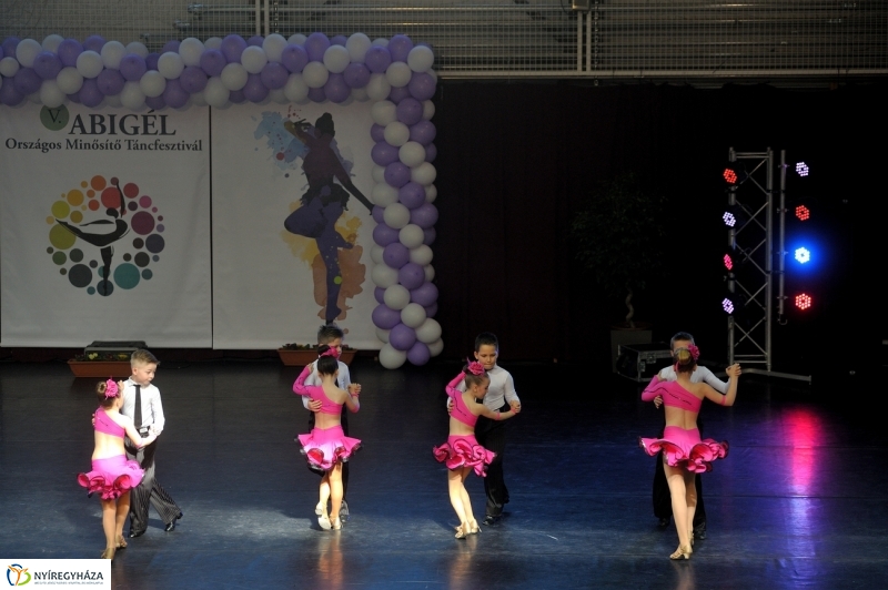 Táncverseny a Bem iskolában II - fotó Szarka Lajos