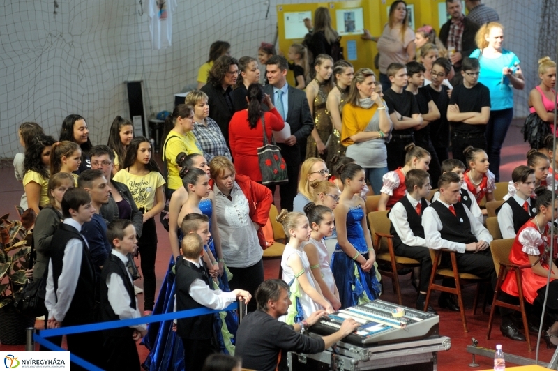 Táncverseny a Bem iskolában II - fotó Szarka Lajos