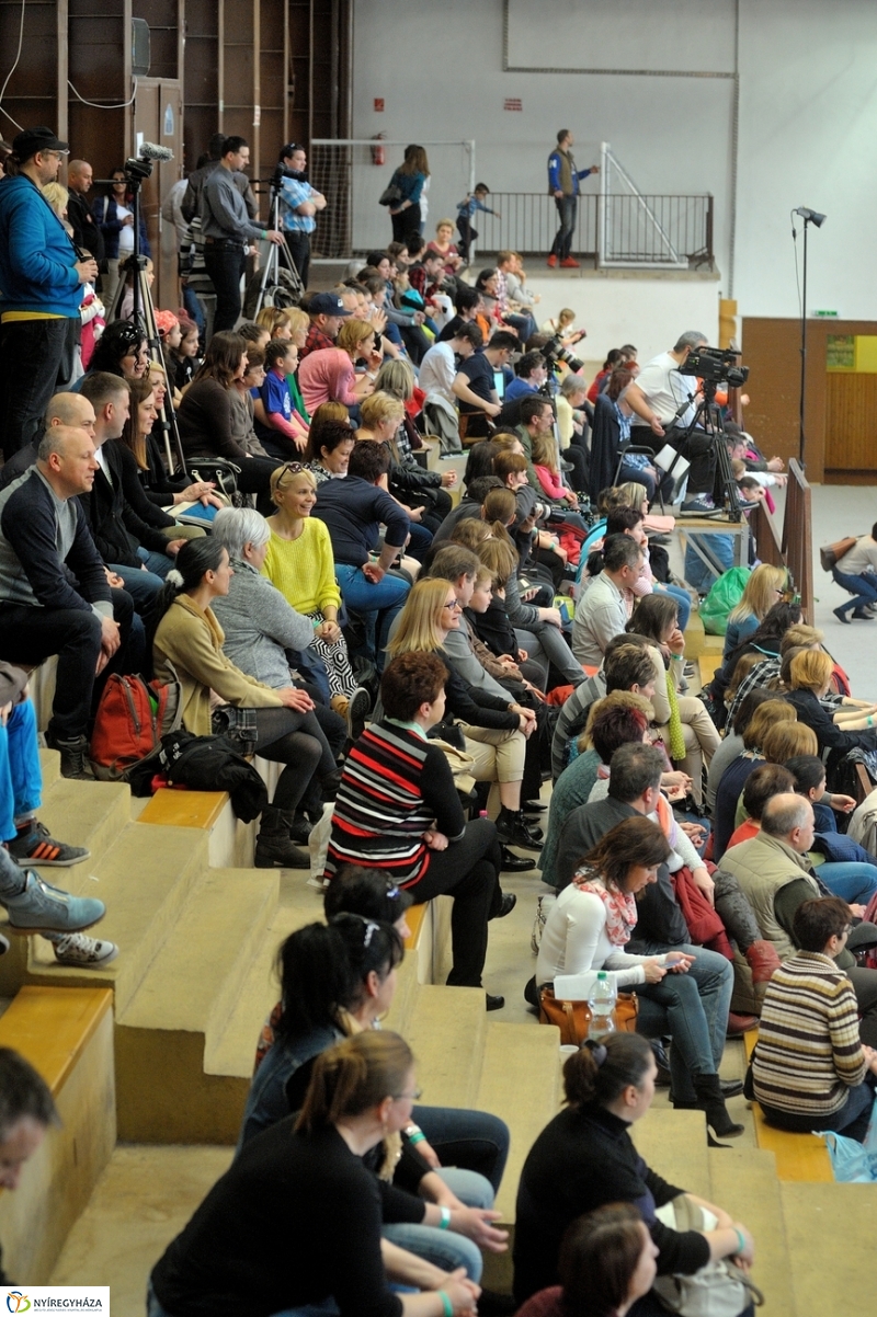 Táncverseny a Bem iskolában II - fotó Szarka Lajos