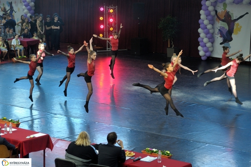 Táncverseny a Bem iskolában II - fotó Szarka Lajos
