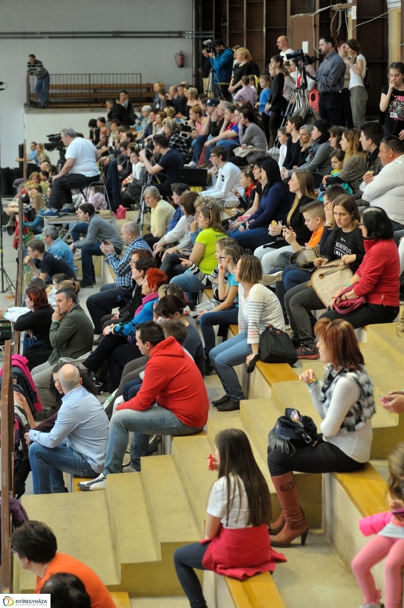 Táncverseny a Bem iskolában II - fotó Szarka Lajos