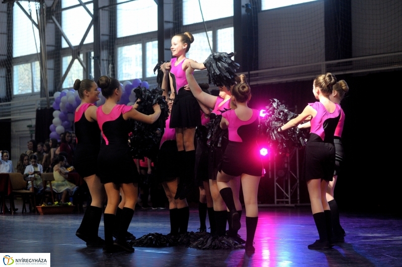 Táncverseny a Bem iskolában II - fotó Szarka Lajos