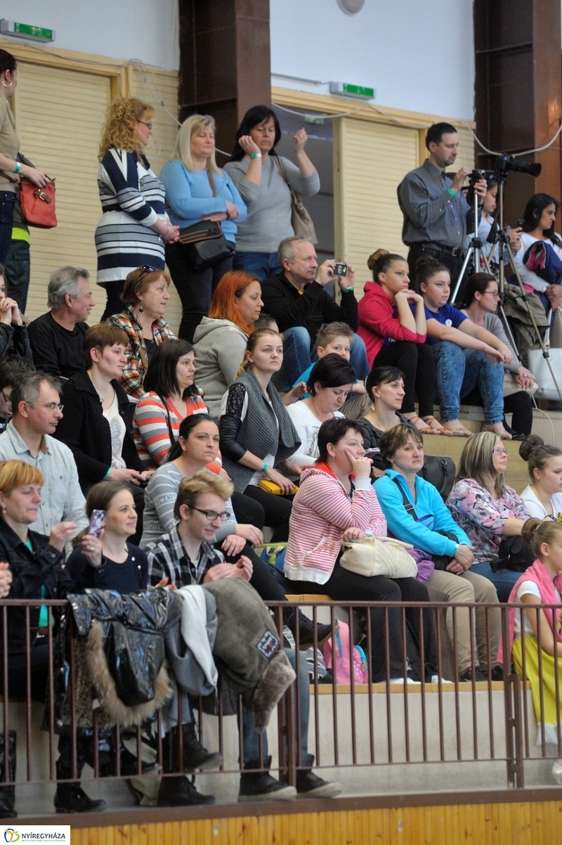 Táncverseny a Bem iskolában II - fotó Szarka Lajos