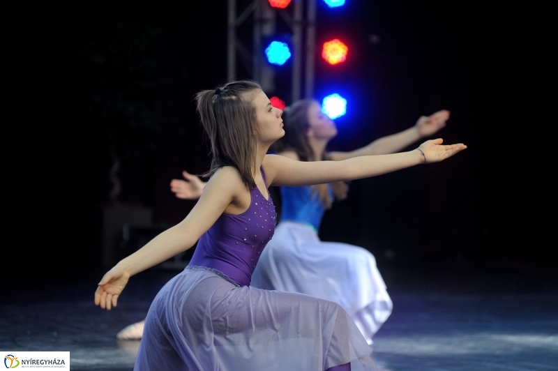 Táncverseny a Bem iskolában II - fotó Szarka Lajos