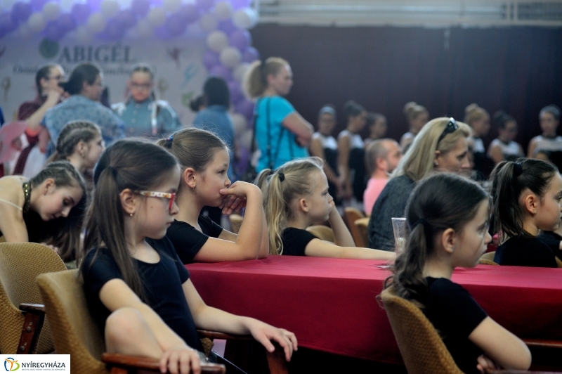 Táncverseny a Bem iskolában II - fotó Szarka Lajos