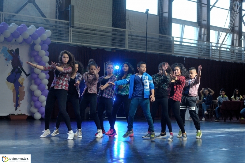 Táncverseny a Bem iskolában II - fotó Szarka Lajos